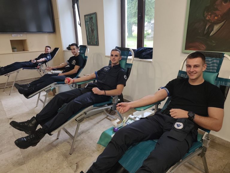 0-02-05-ffee4c98979c4e598e715e4d7b705d00a7bb1d533d655d95db76af53e579a5ec_b3cfbdf93b138a4b