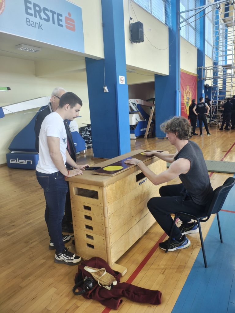 0-02-05-384317bbf7c14a08d0964277d1e20abf08868d3ba296969acbb5d6f4c424b0c4_2ca5e628d99d8a7f